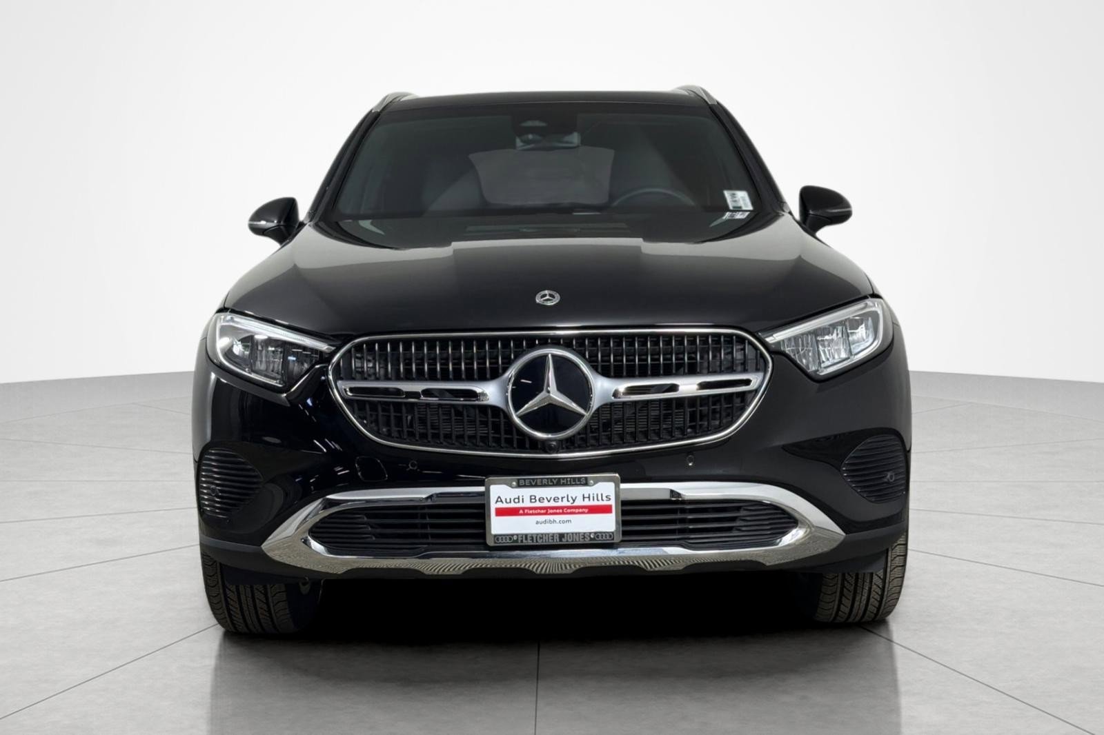 Used 2025 Mercedes-Benz GLC 300 image 8