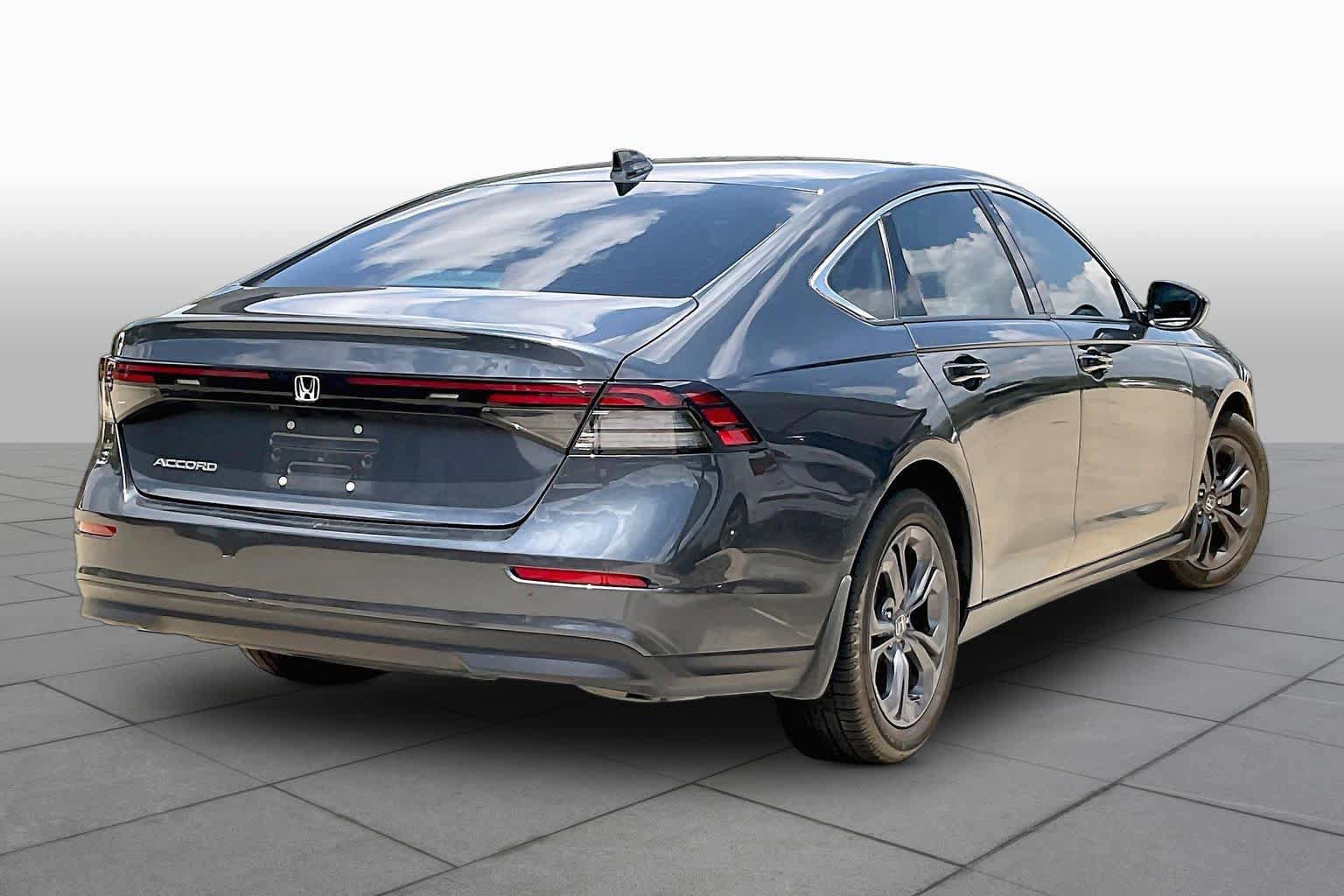Used 2023 Honda Accord EX image 12