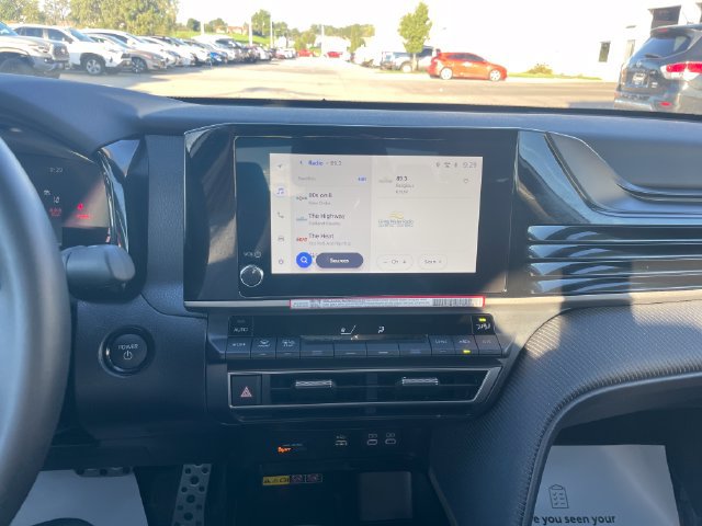 Used 2026 Toyota Camry SE FWD image 12