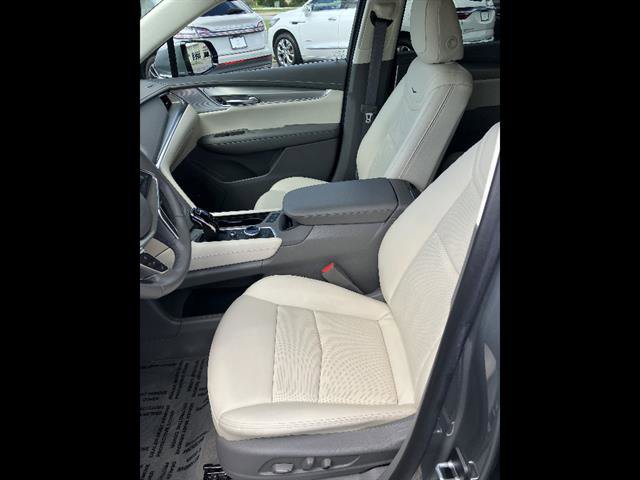 Certified 2023 Cadillac XT5 Premium Luxury w/ Technology Package AWD/4WD image 13