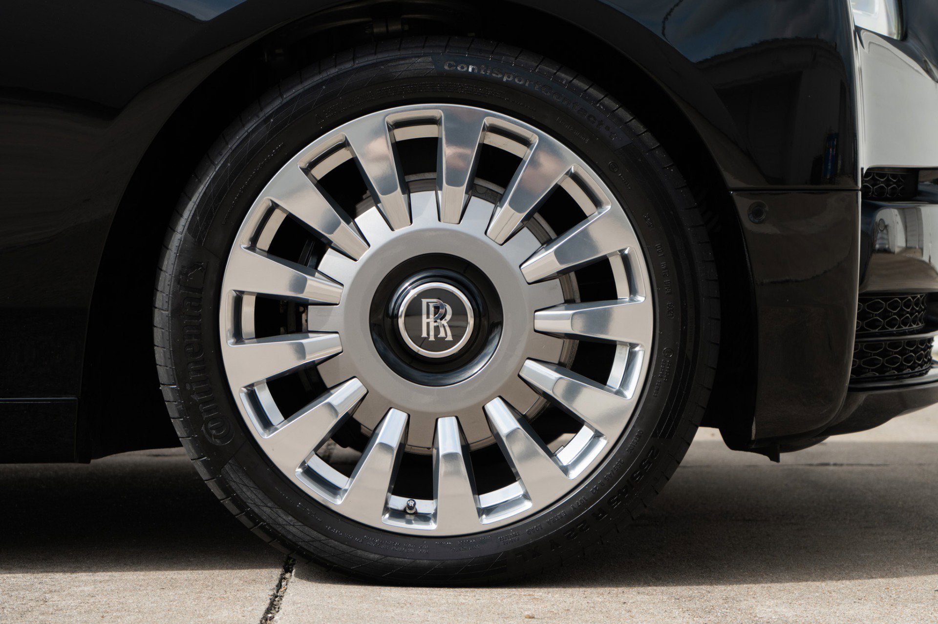 Used 2022 Rolls-Royce Phantom Extended Wheelbase image 42