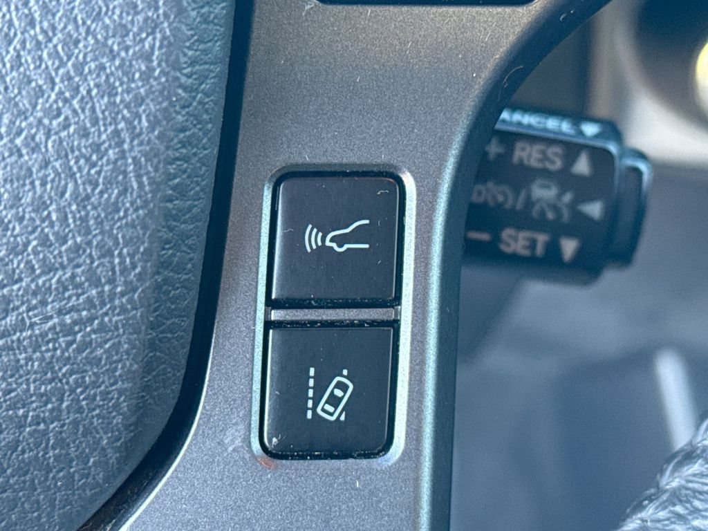 Used 2019 Toyota Tacoma TRD Sport AWD/4WD image 10
