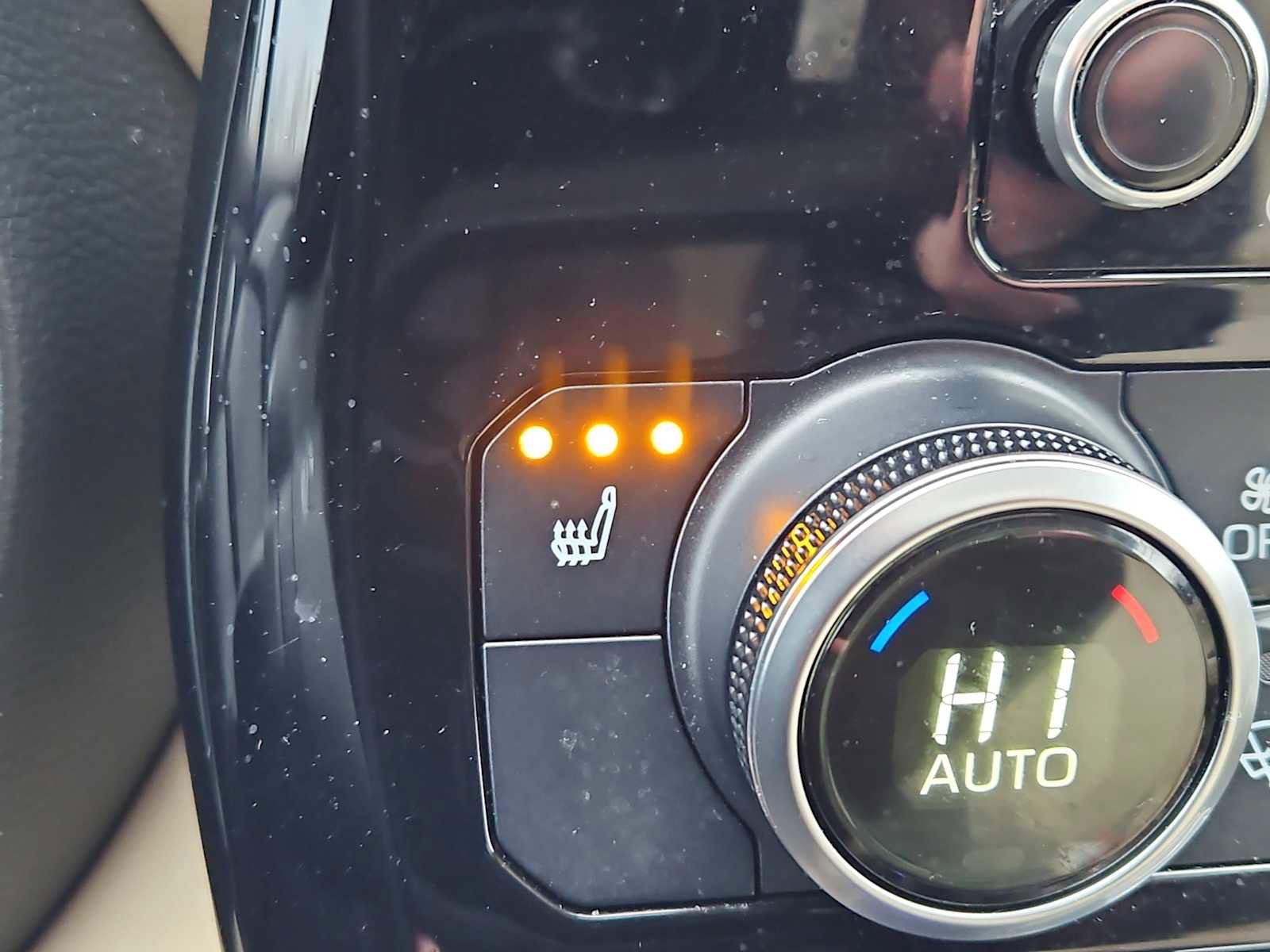 Used 2020 Toyota Highlander XLE image 20