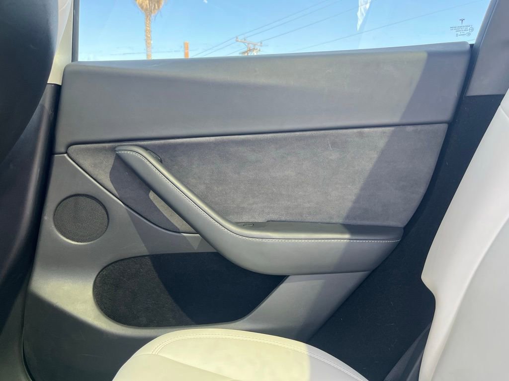 Used 2024 Tesla Model Y 2WD image 18
