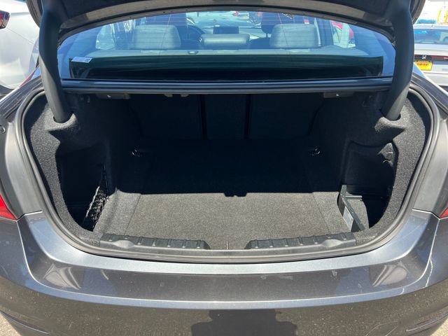 Used 2018 BMW 320i xDrive Sedan AWD/4WD image 13