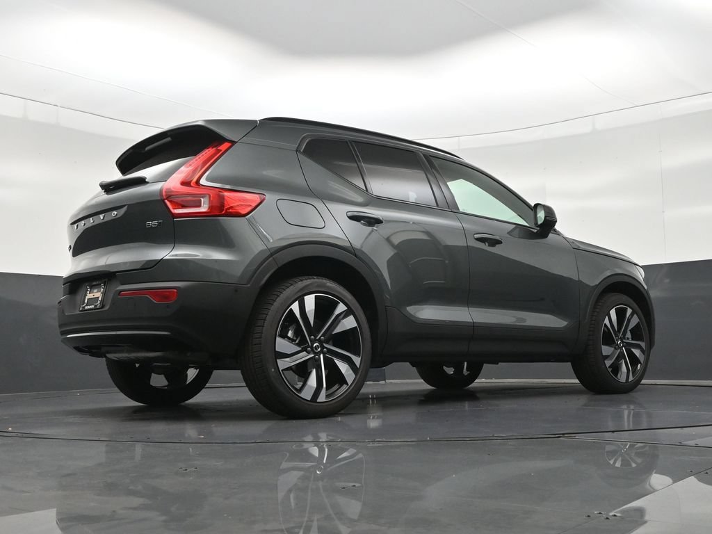 New 2026 Volvo XC40 B5 Plus w/ Climate Package AWD/4WD image 25