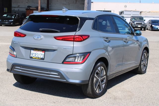 Used 2022 Hyundai Kona Limited w/ Cargo Package FWD image 5