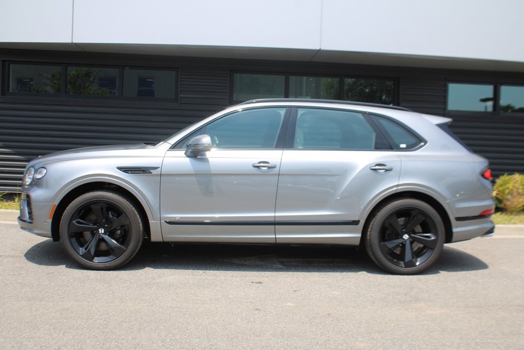 Used 2021 Bentley Bentayga image 2