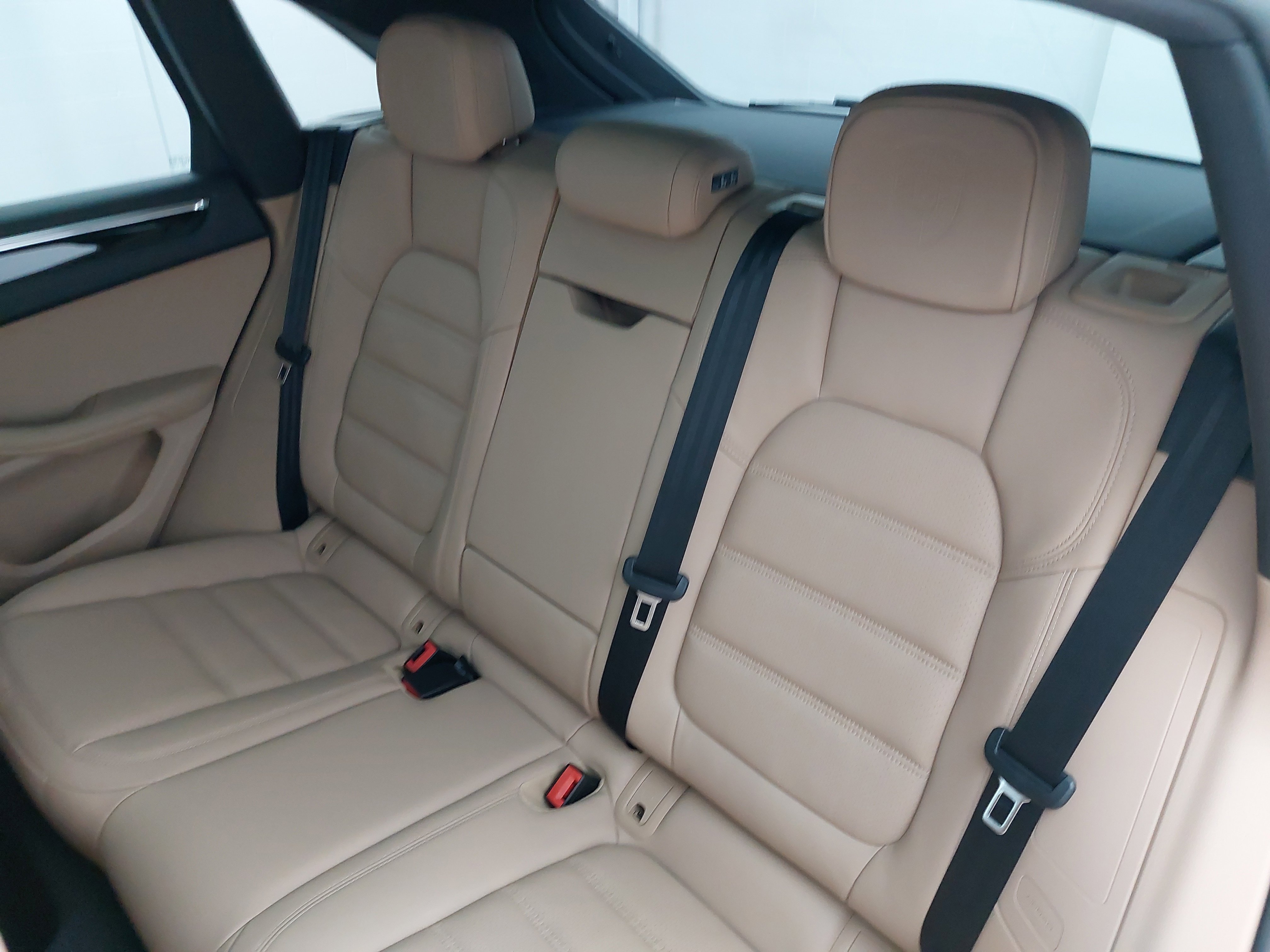 New 2026 Porsche Macan image 16