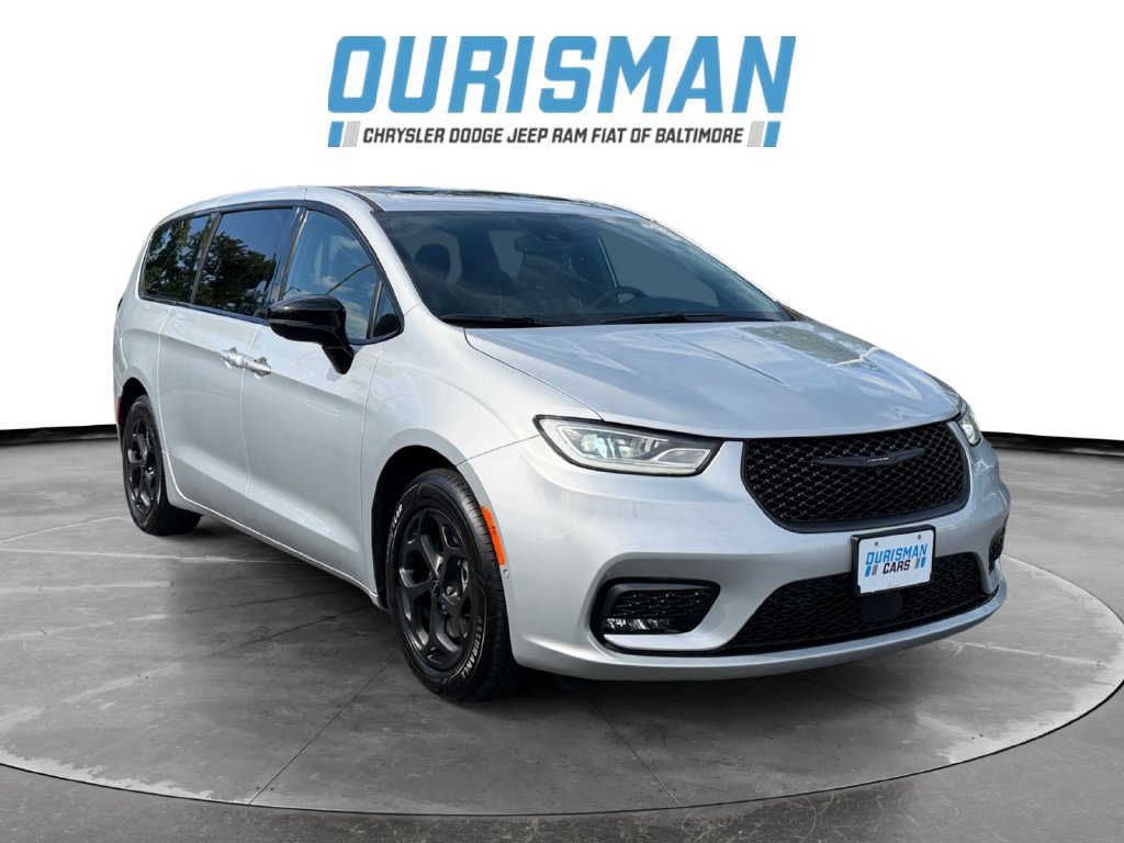 Used 2023 Chrysler Pacifica Limited w/ S Appearance Package