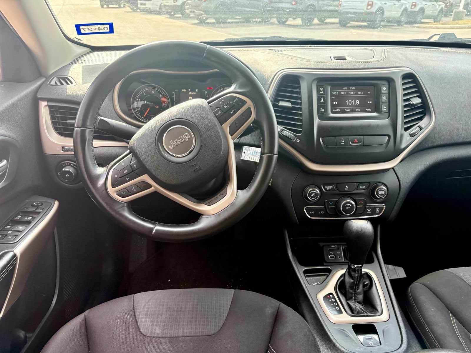Used 2017 Jeep Cherokee Latitude w/ Safety/Convenience Group FWD image 8