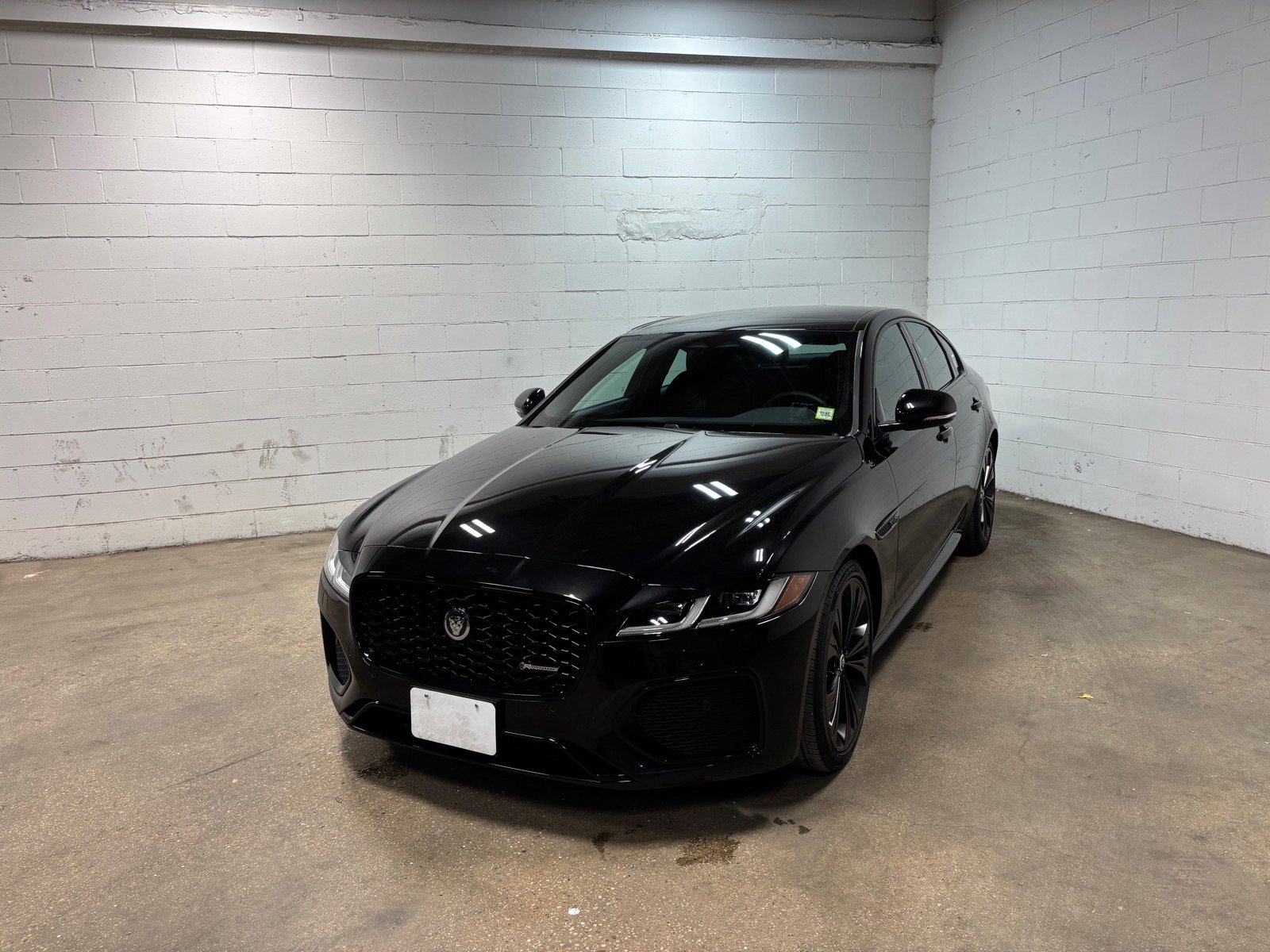 Used 2024 Jaguar XF R-Dynamic SE AWD/4WD video 2