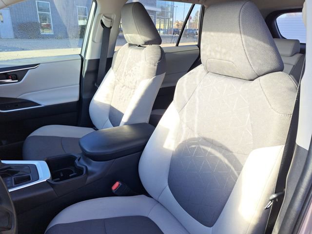 Used 2023 Toyota RAV4 XLE image 6