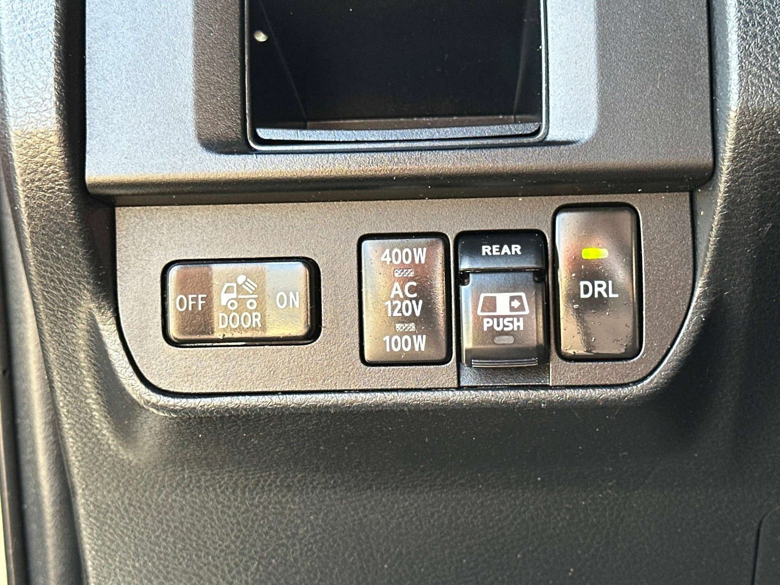 Used 2017 Toyota Tacoma Limited image 27