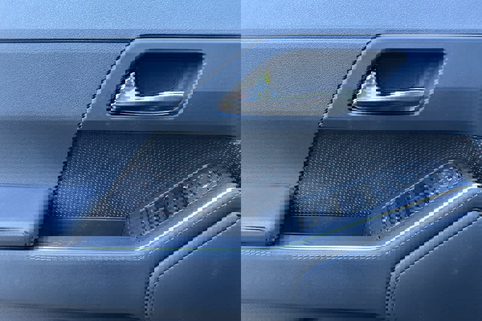 Used 2024 Lexus GX 550 w/ Accessory Package (Z1) image 12