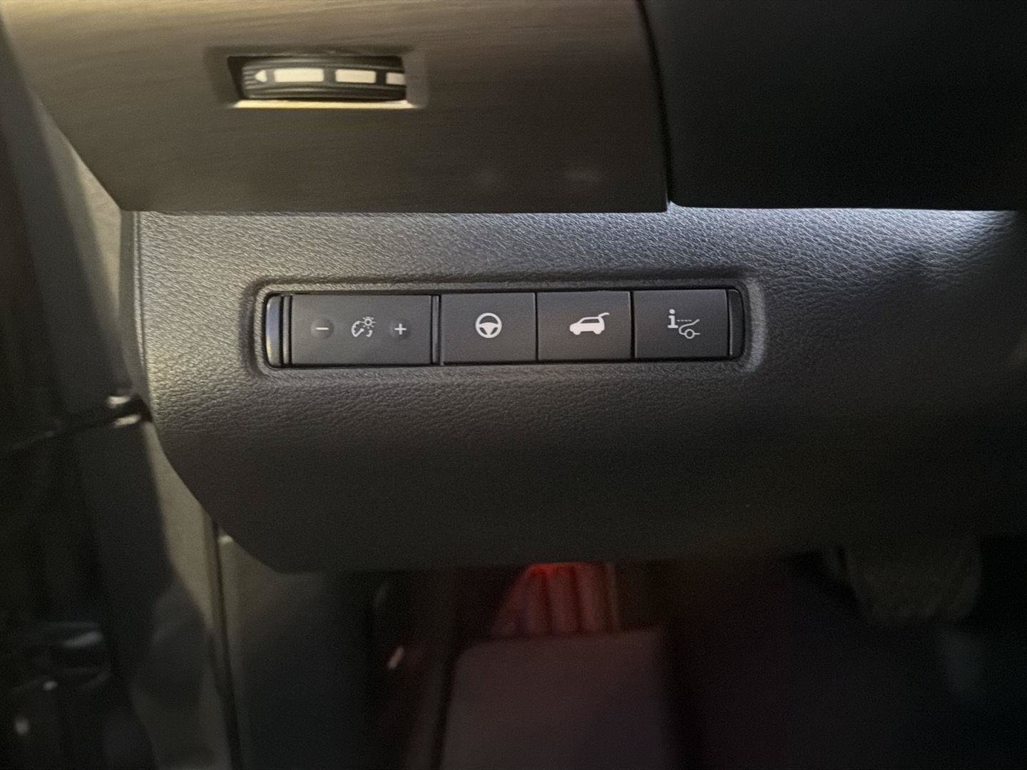 Used 2025 Nissan Pathfinder Platinum w/ Lighting Package (N92) AWD/4WD image 21