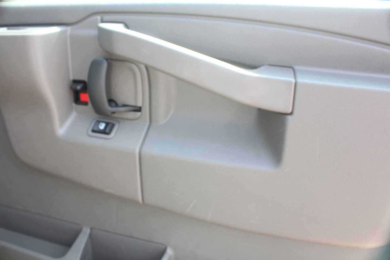 Used 2025 Chevrolet Express 3500 LT w/ LT Preferred Equipment Group RWD image 18