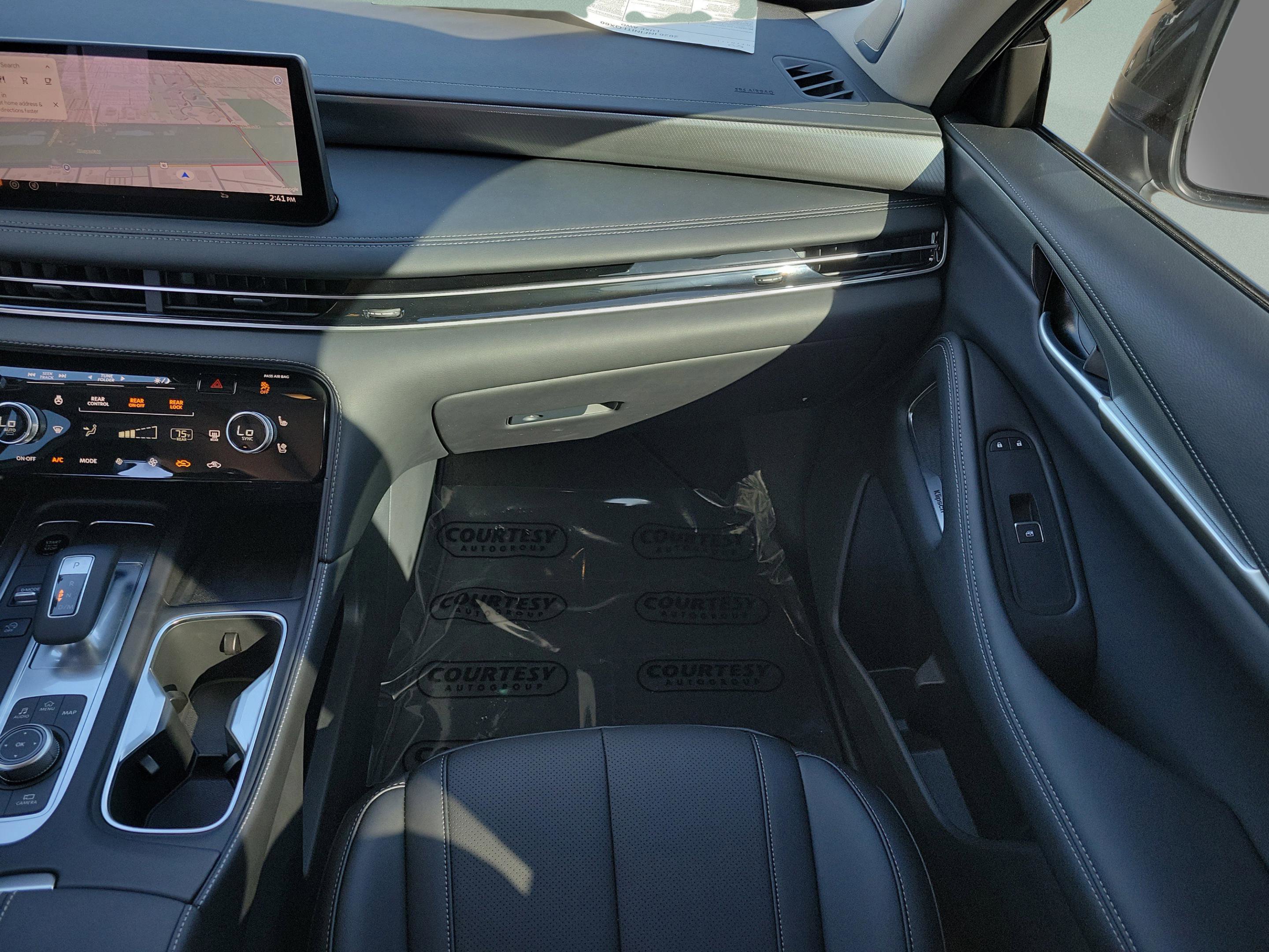 New 2026 INFINITI QX60 Luxe w/ Family Package image 8