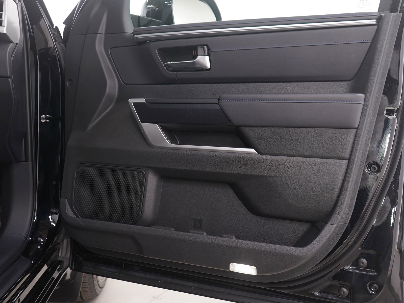 Used 2025 Toyota Sequoia Platinum image 12