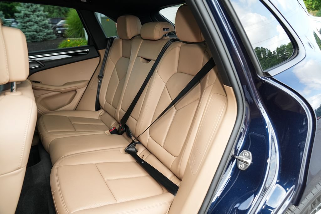 Certified 2021 Porsche Macan AWD/4WD image 34
