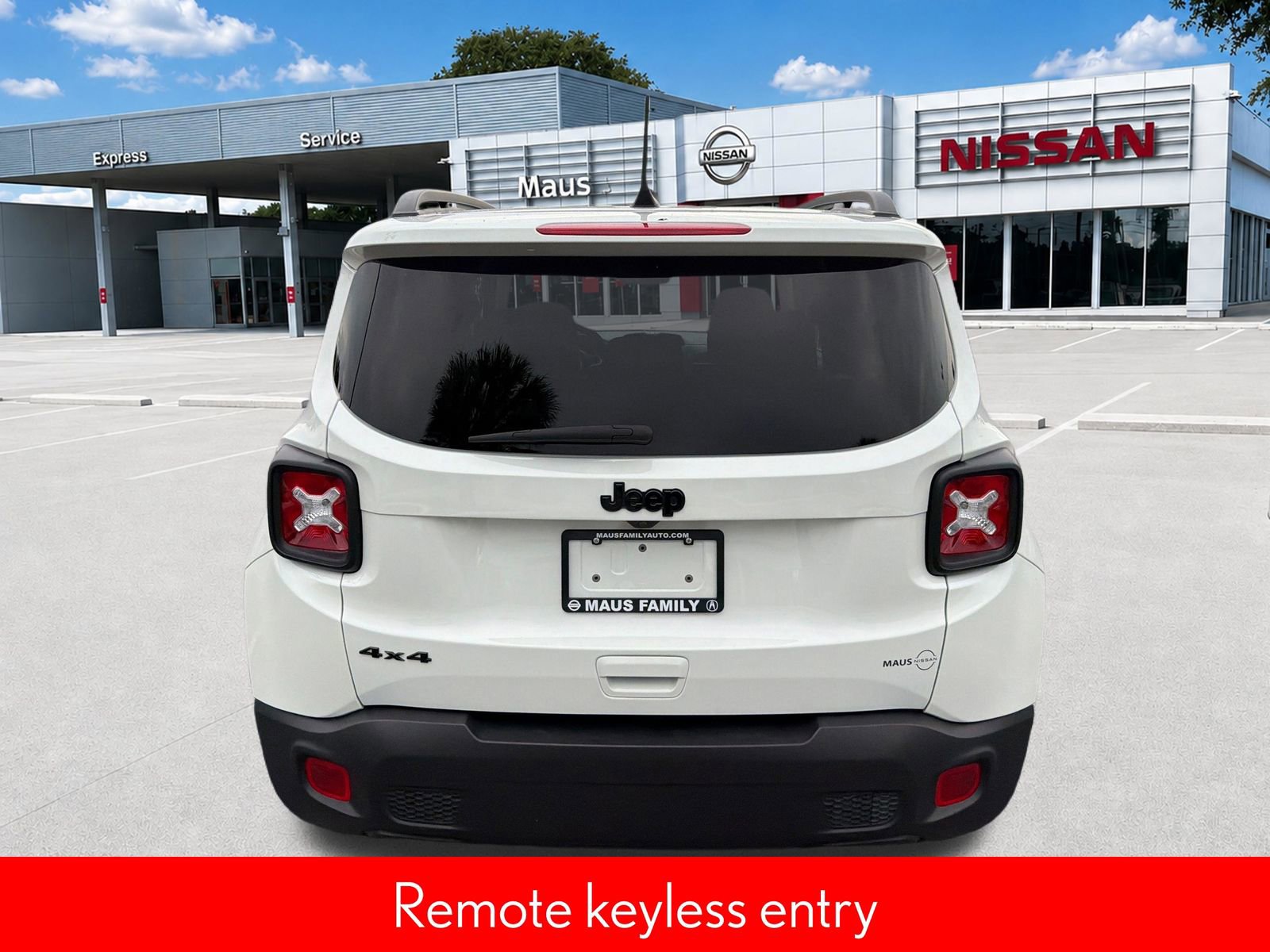 Used 2023 Jeep Renegade Latitude AWD/4WD image 5