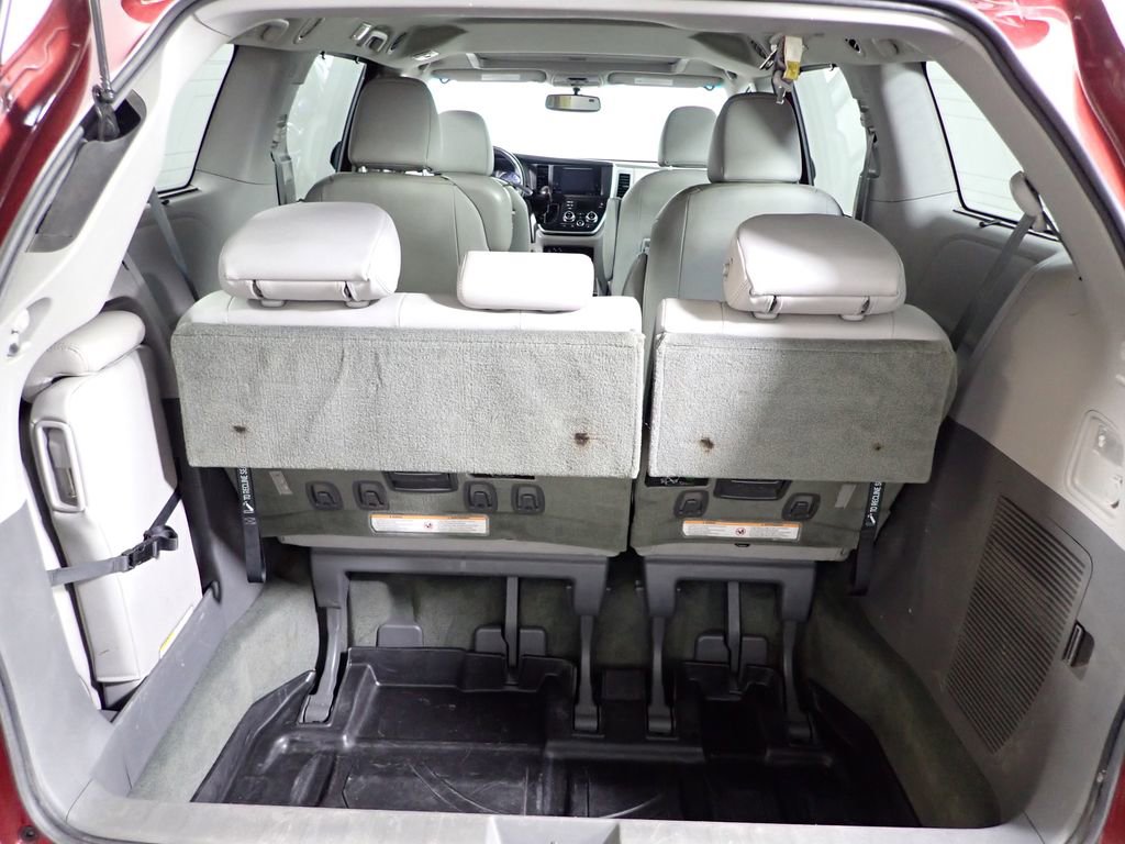 Used 2015 Toyota Sienna XLE w/ XLE Navigation Package image 18