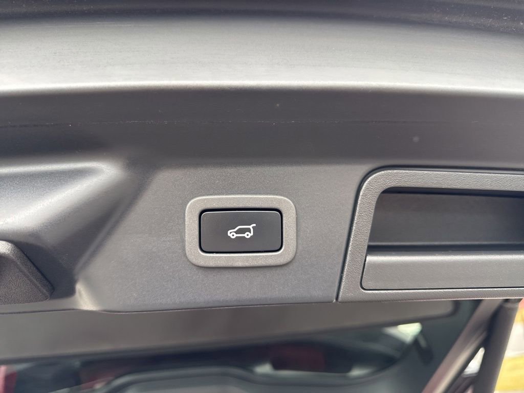 Used 2019 Land Rover Range Rover Velar R-Dynamic HSE image 10