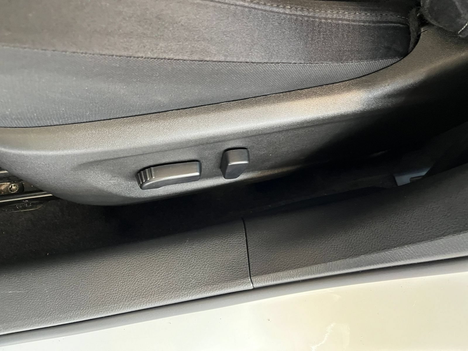Used 2025 Nissan Altima 2.5 SV FWD image 21