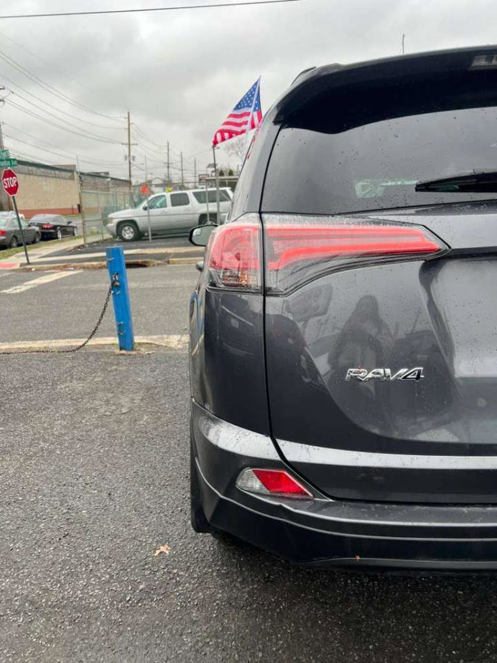 Used 2018 Toyota RAV4 LE w/ All Weather Liner Package image 8