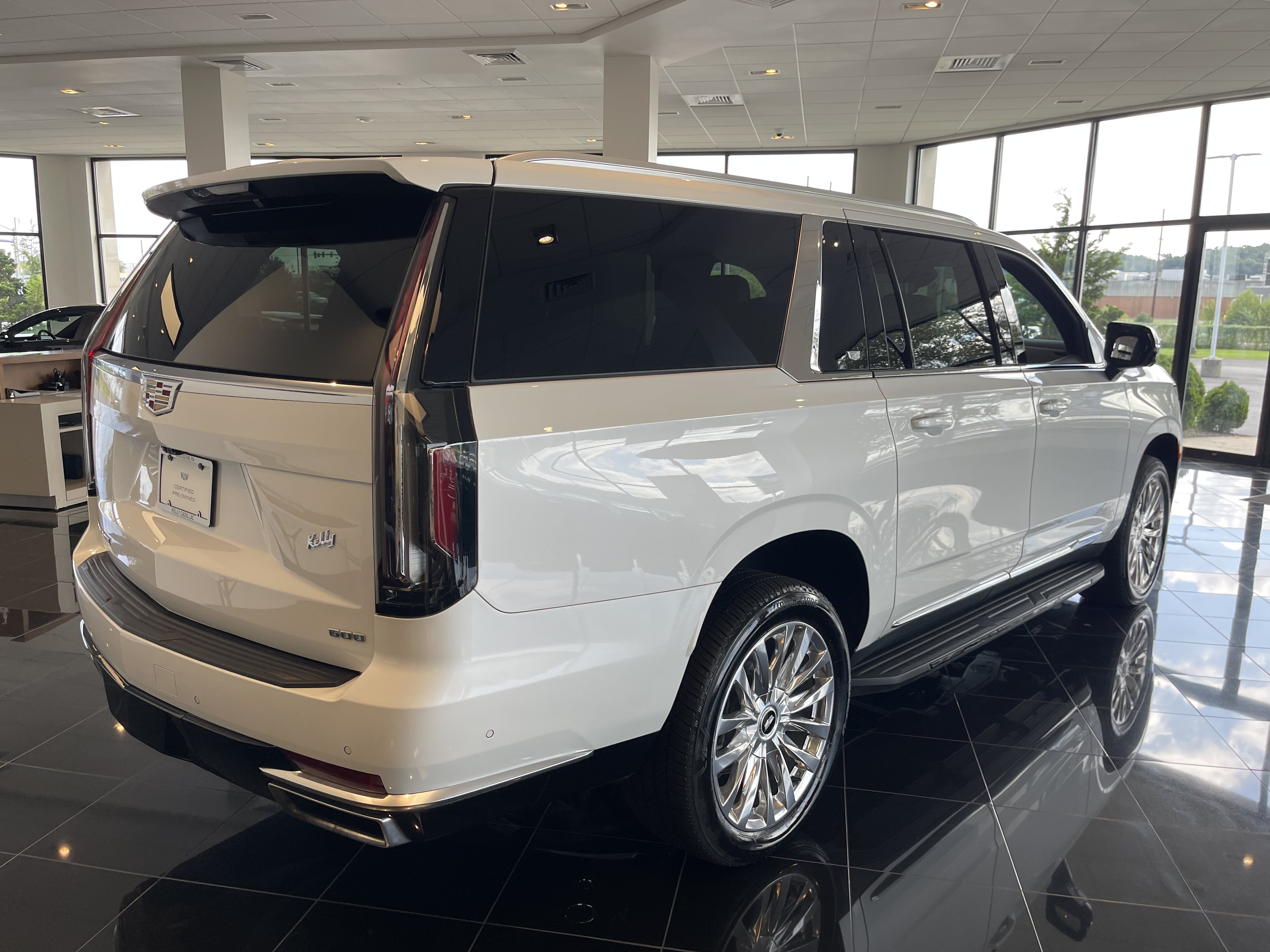 Certified 2024 Cadillac Escalade ESV Premium Luxury AWD/4WD image 6