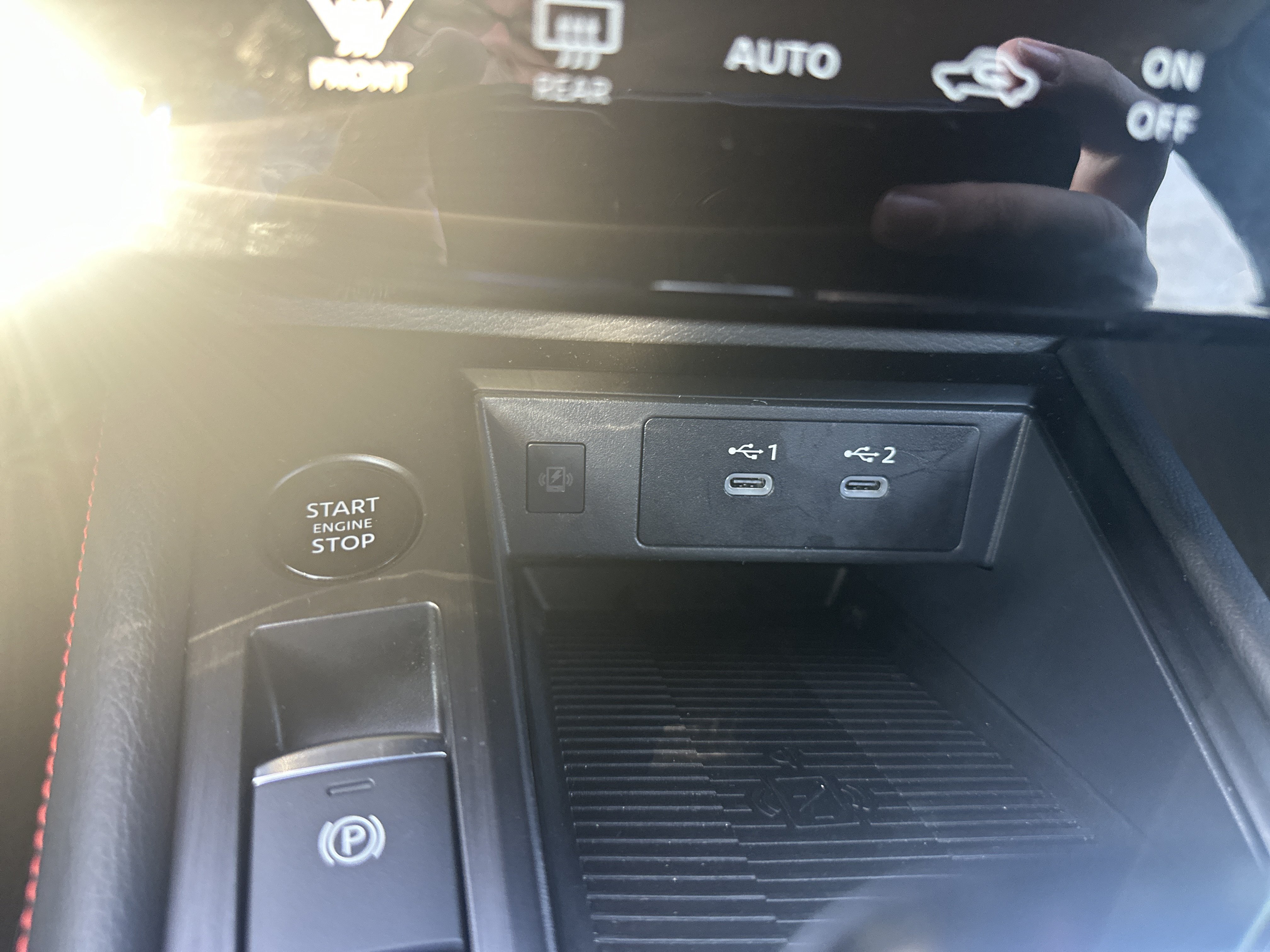 Certified 2025 Nissan Kicks SR FWD image 25