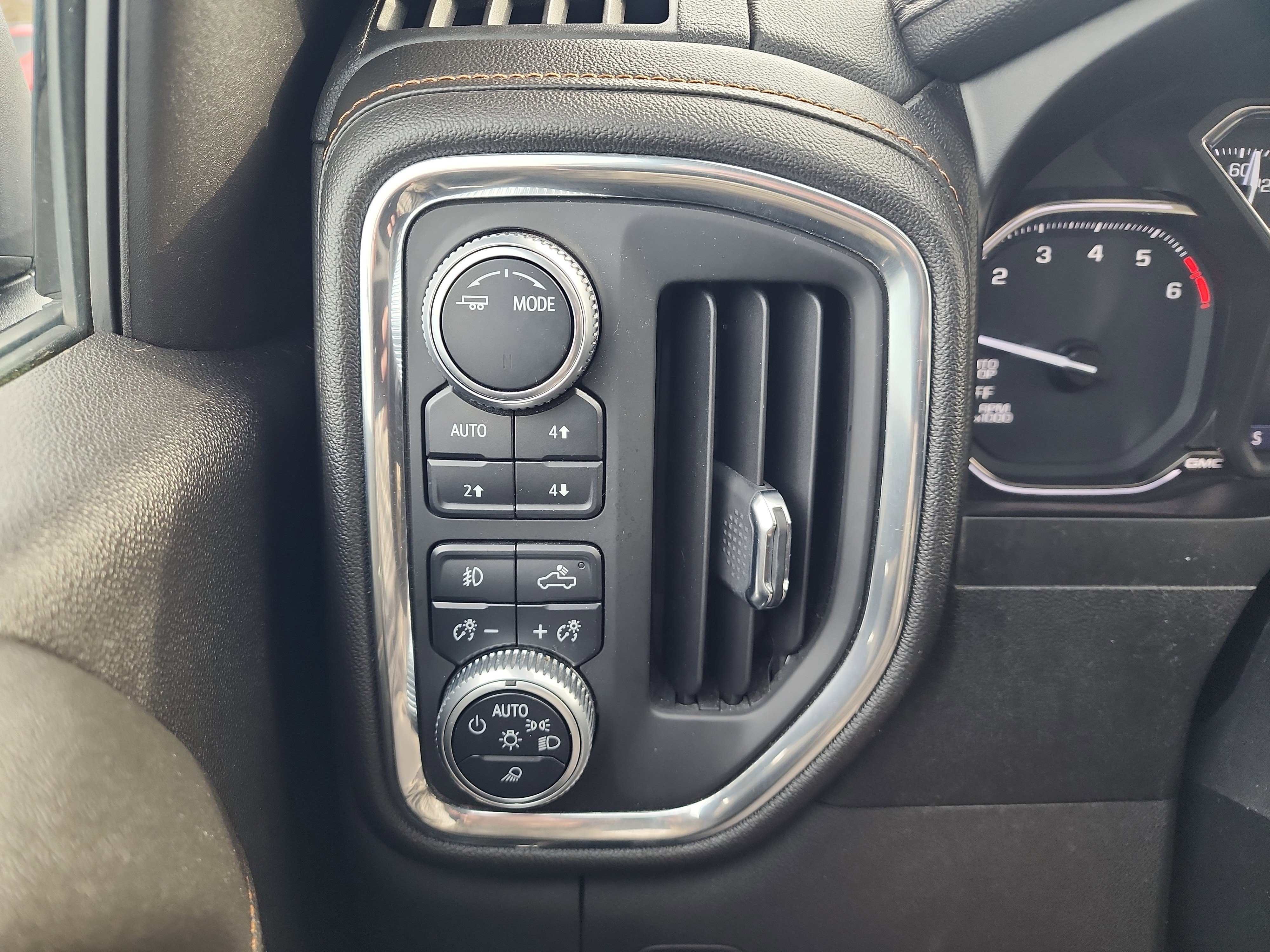 Certified 2020 GMC Sierra 1500 AT4 w/ AT4 Premium Package AWD/4WD image 25