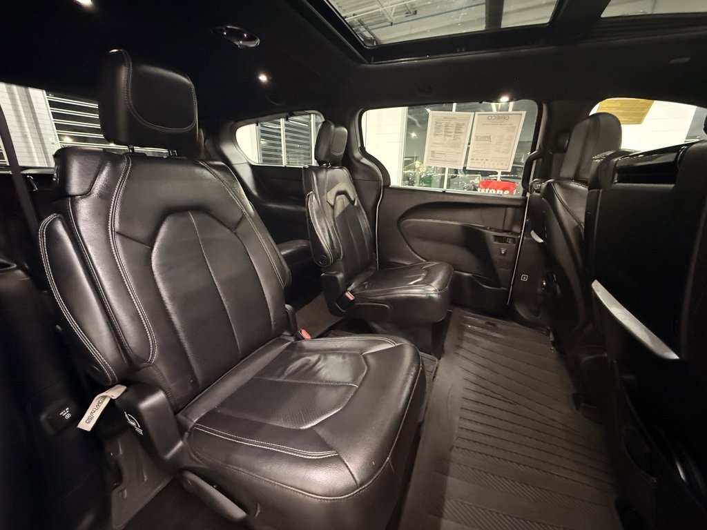 Used 2021 Chrysler Pacifica Touring-L w/ Uconnect Theater Family Group image 16