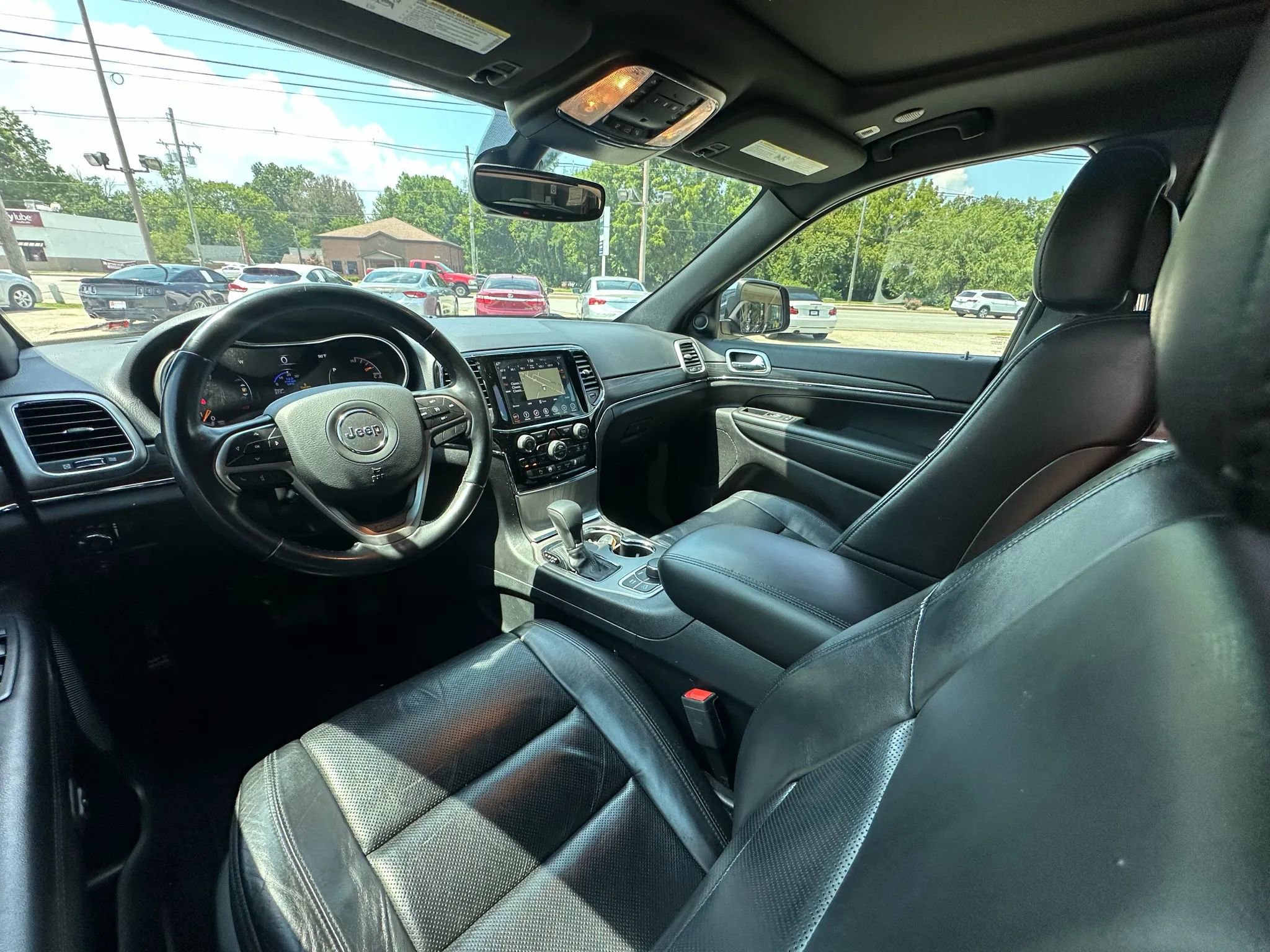 Used 2019 Jeep Grand Cherokee Limited w/ Luxury Group II image 16