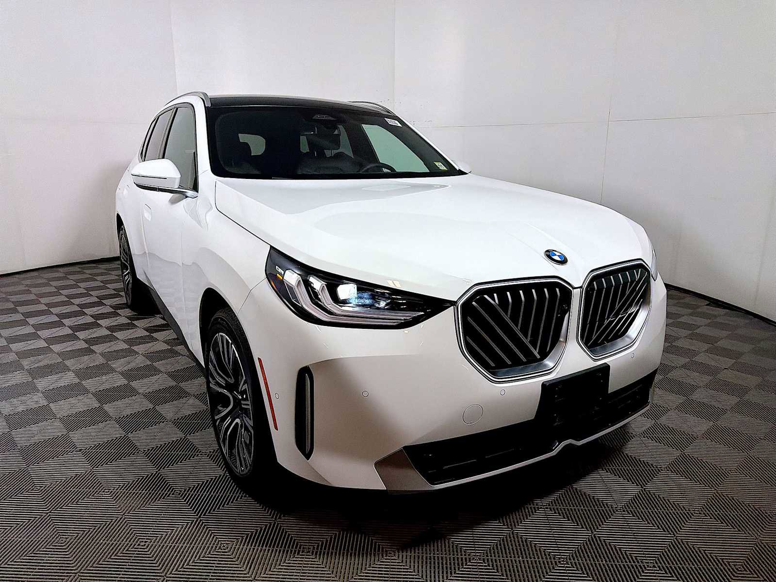 Used 2025 BMW X3 xDrive30 AWD/4WD image 2