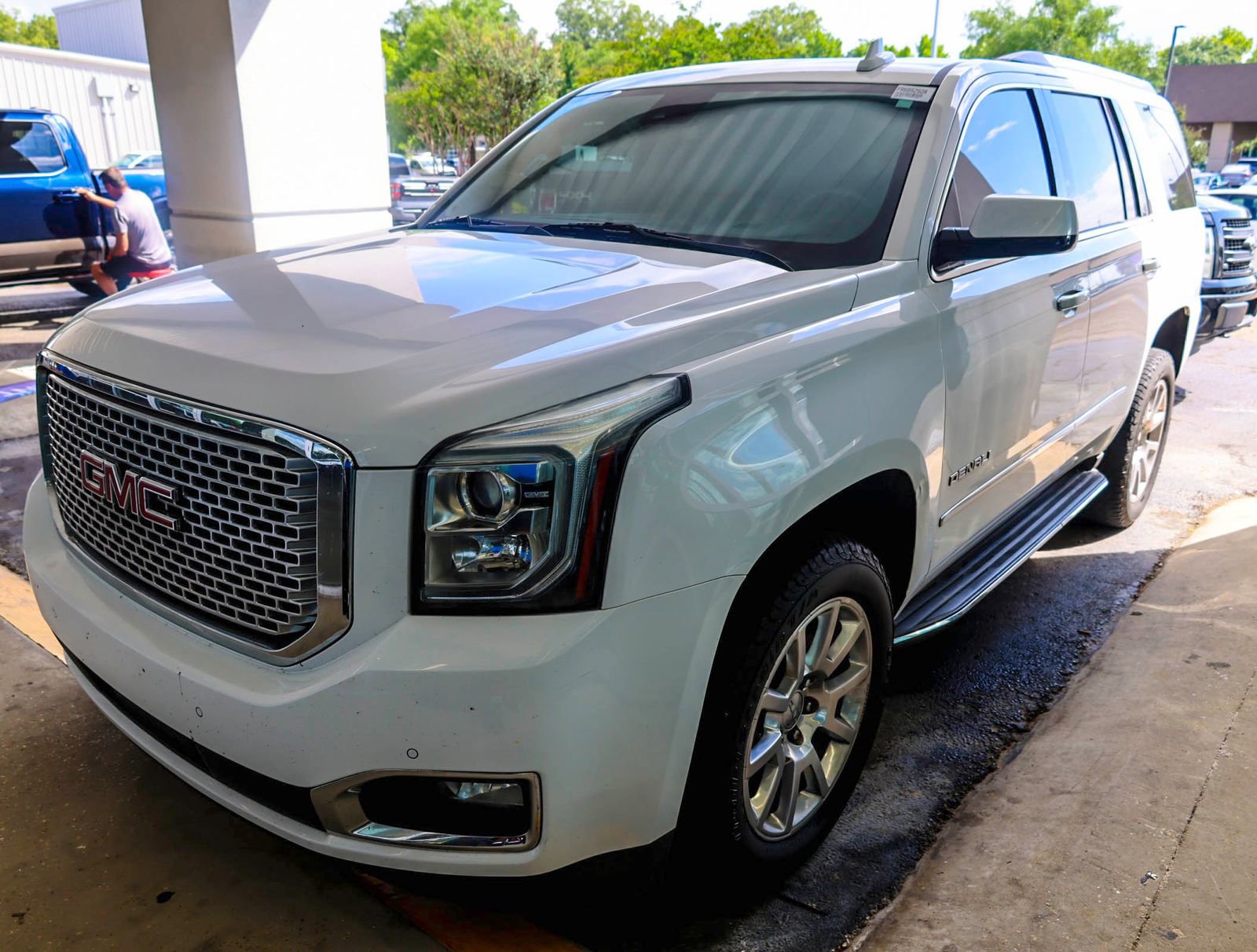 Used 2015 GMC Yukon Denali w/ Open Road Package RWD image 1
