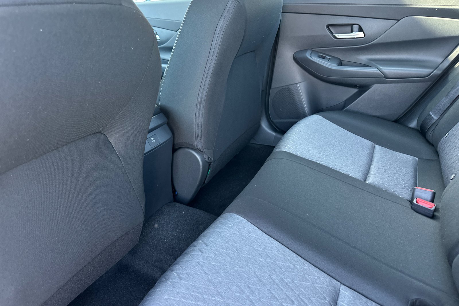 New 2026 Nissan Sentra SV w/ SV Convenience Package FWD image 12