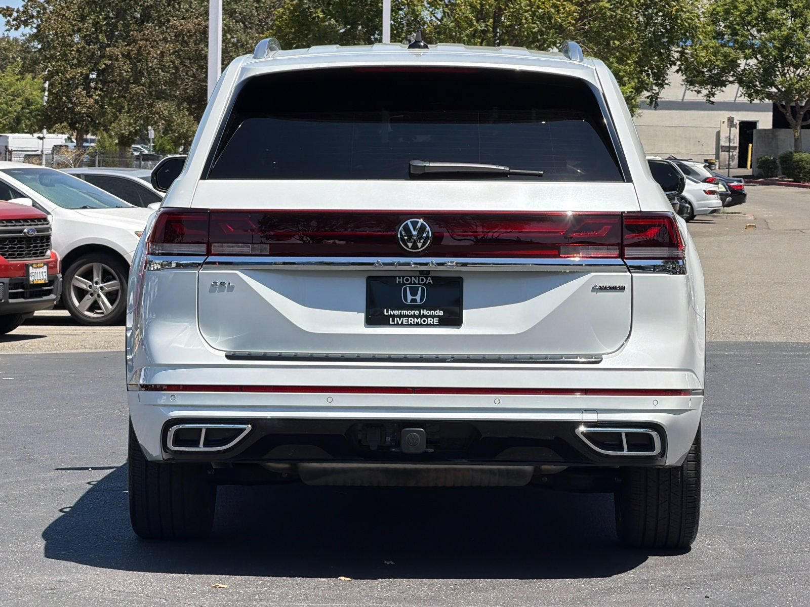 Used 2024 Volkswagen Atlas SEL Premium R-Line AWD/4WD image 5