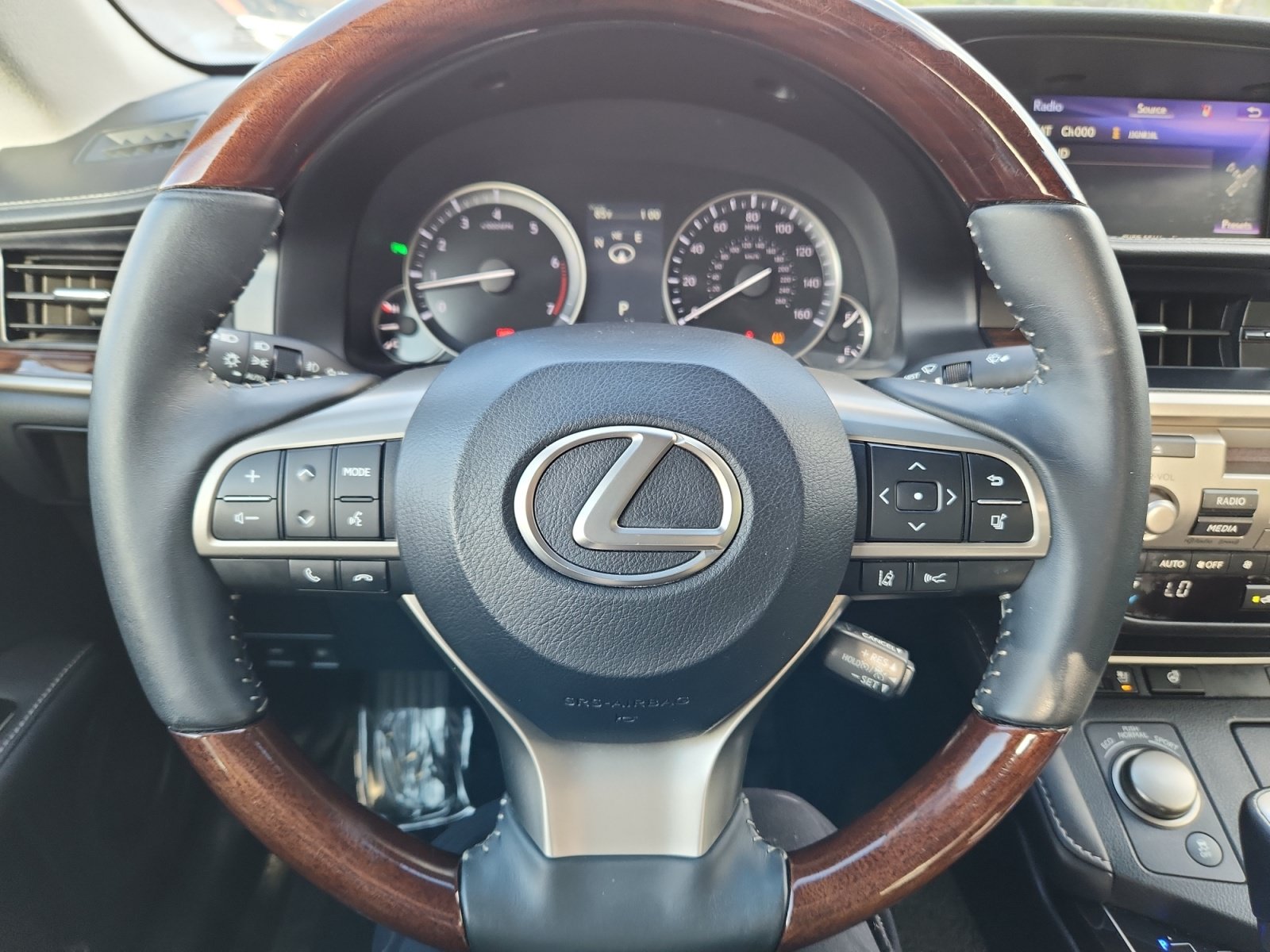 Used 2017 Lexus ES 350 w/ Navigation System Package FWD image 9