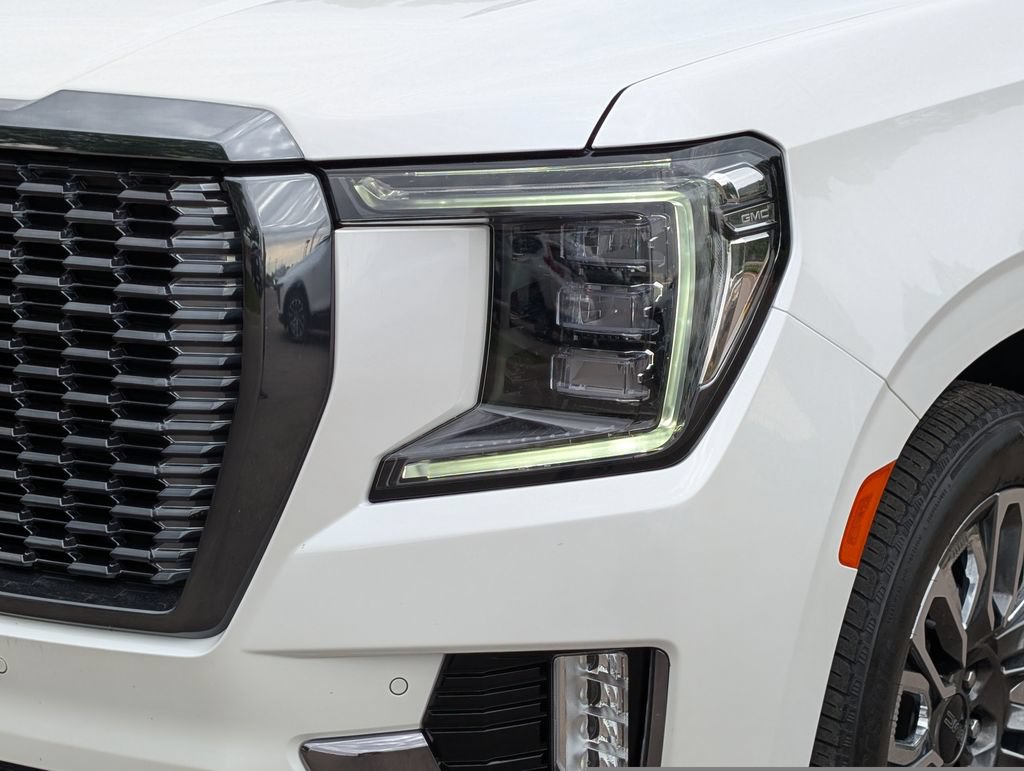 Used 2024 GMC Yukon Denali Ultimate AWD/4WD image 10