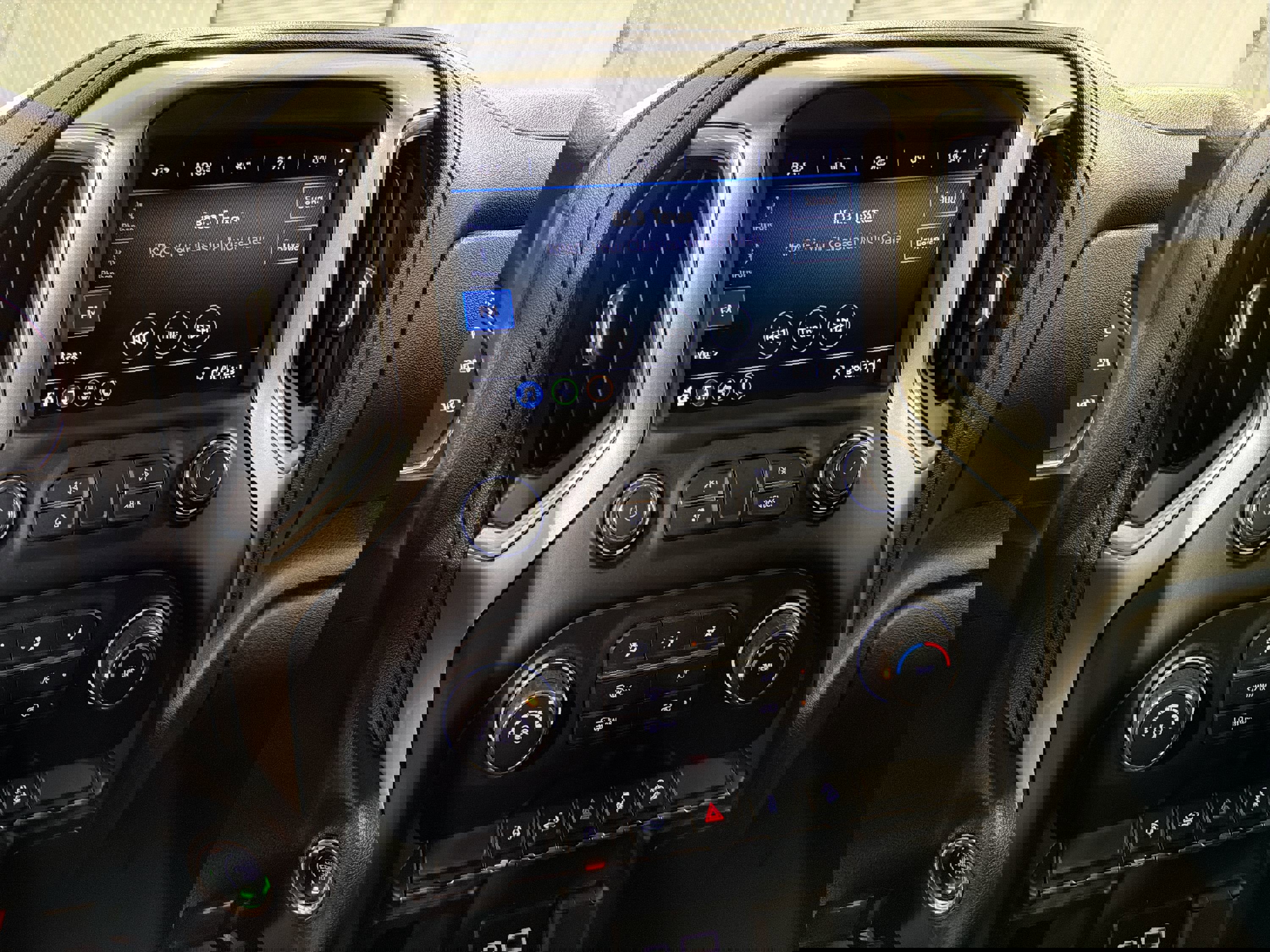 Used 2020 Chevrolet Silverado 1500 LT Trail Boss image 17