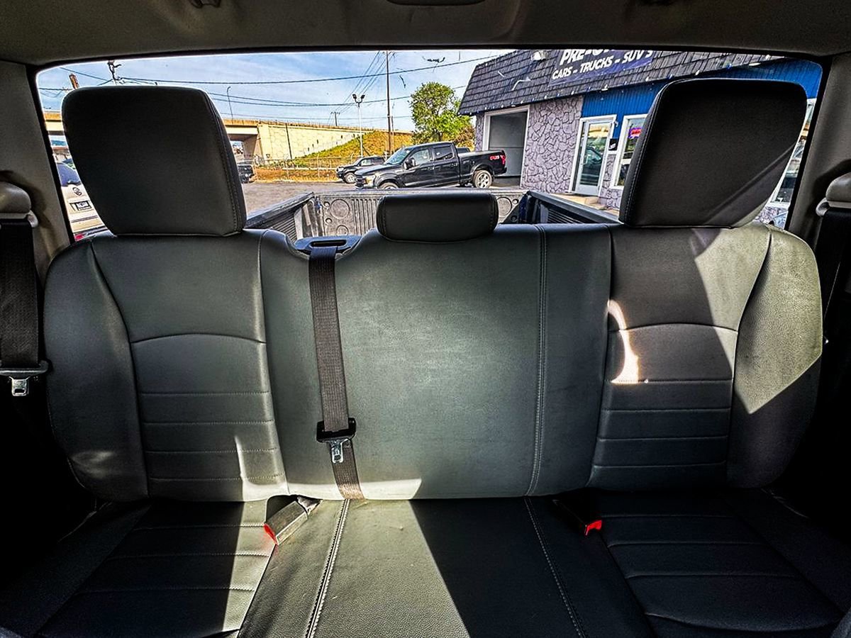 Used 2017 RAM 1500 Express w/ Express Value Package AWD/4WD image 30