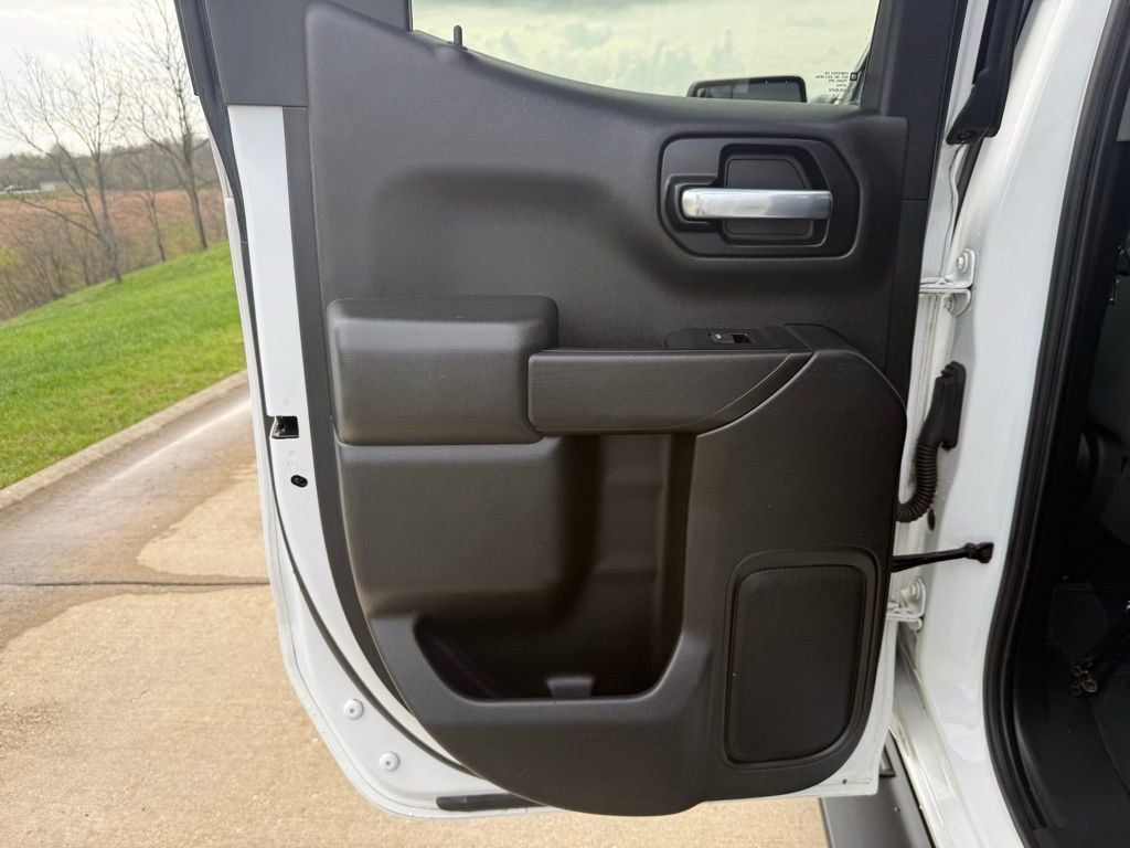 Used 2020 Chevrolet Silverado 1500 Custom w/ Custom Value Package image 12