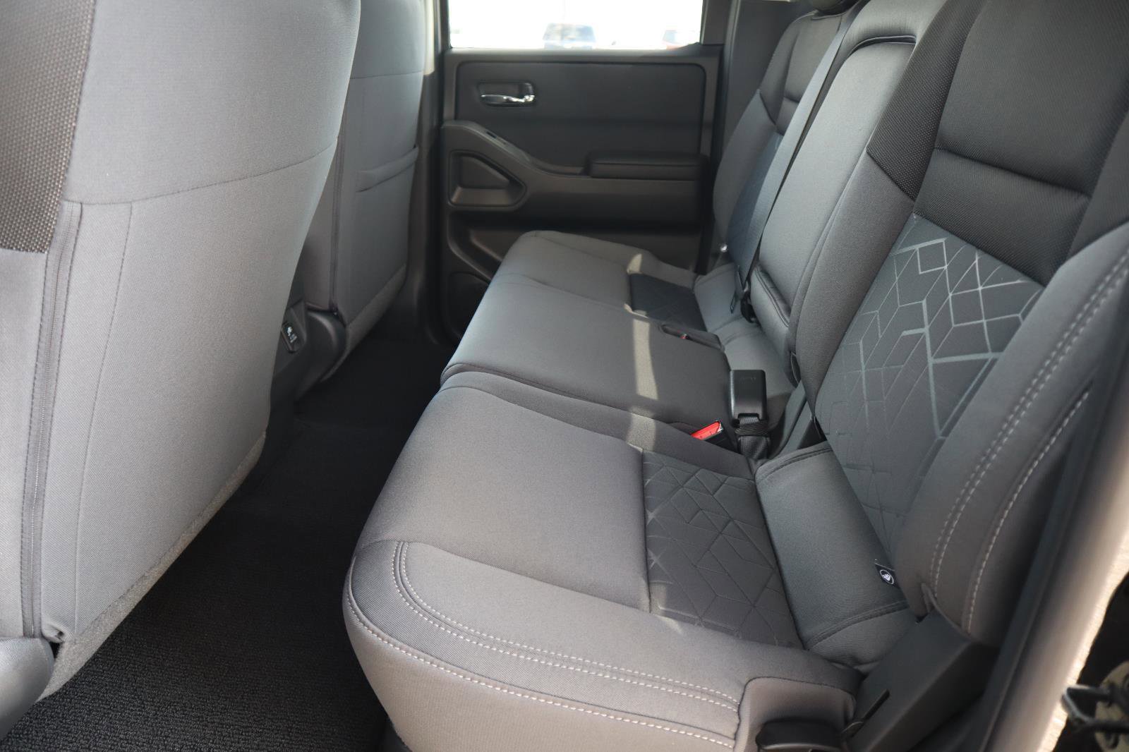 New 2026 Nissan Frontier 4x4 Crew Cab image 39