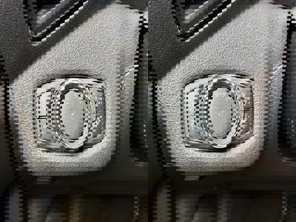 Used 2016 Ford Escape Titanium AWD/4WD image 27