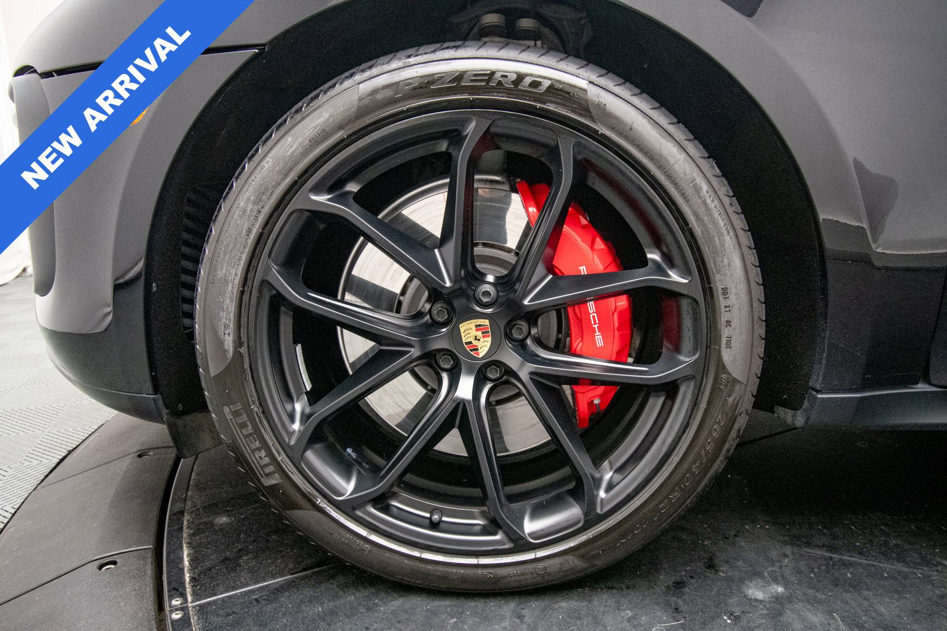 Used 2023 Porsche Macan GTS w/ GTS Sport Package AWD/4WD image 40