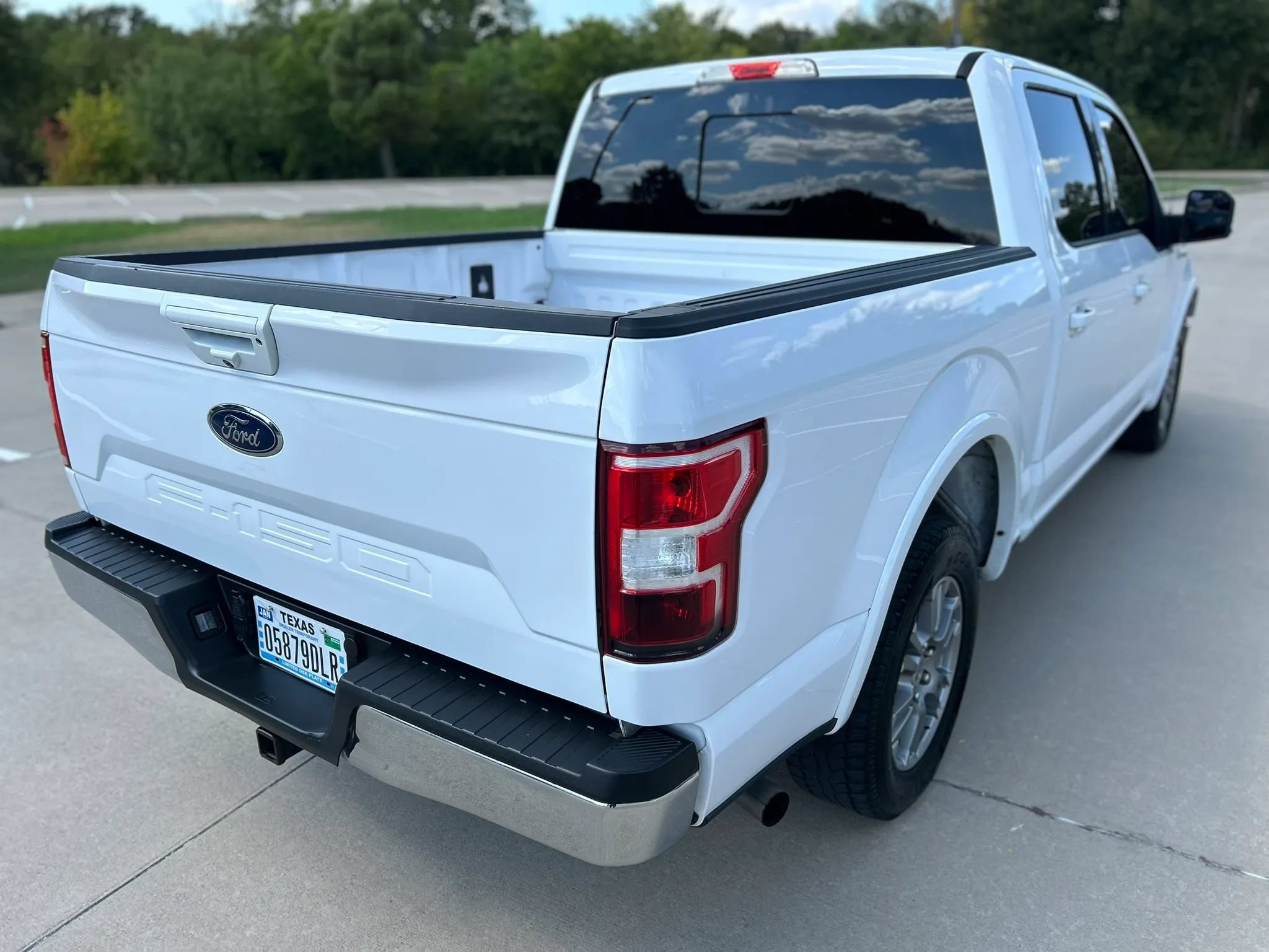 Used 2019 Ford F150 Lariat RWD image 6