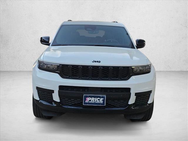 Used 2023 Jeep Grand Cherokee L Laredo image 2