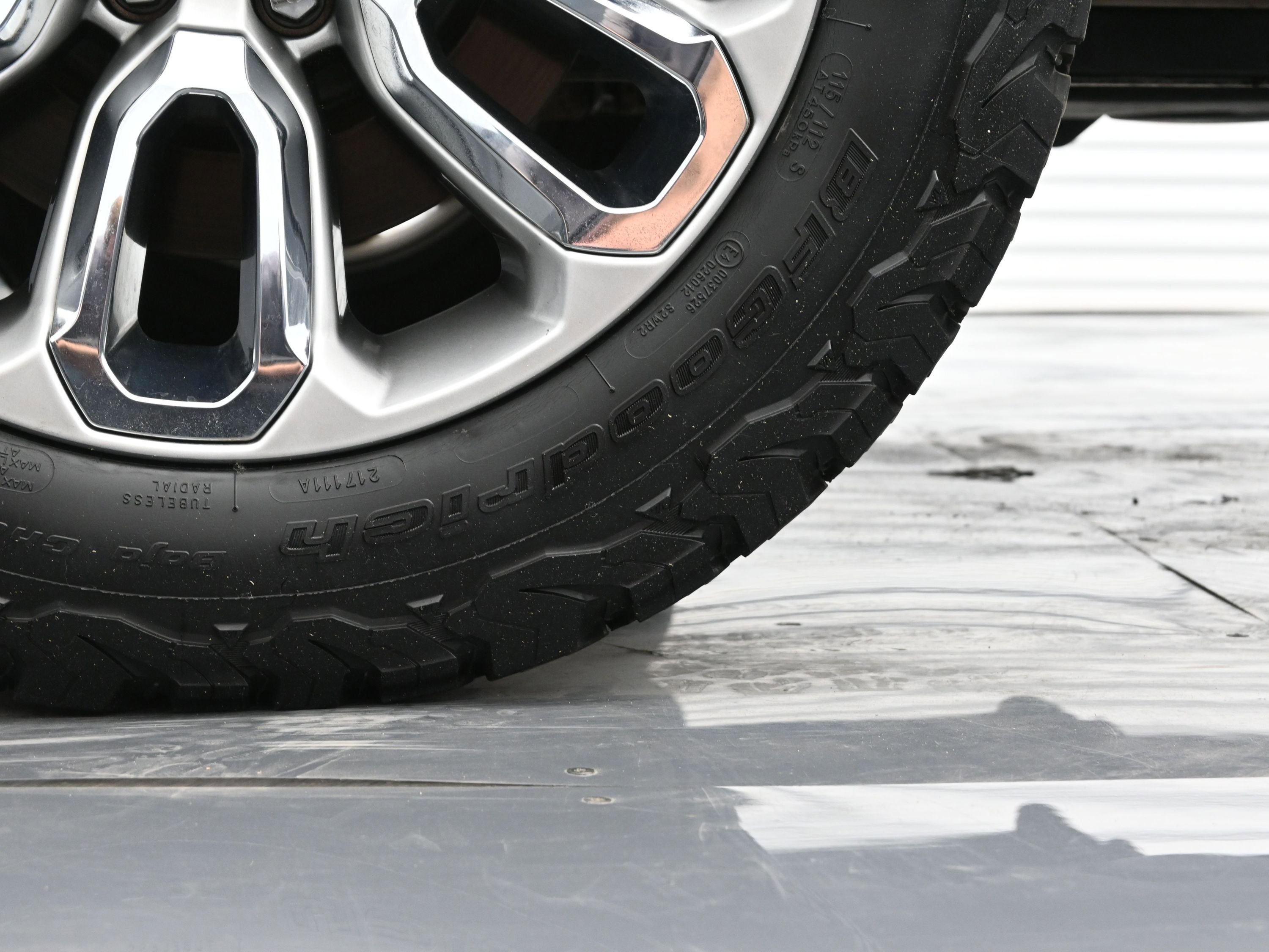 Used 2019 RAM 1500 Laramie w/ Sport Appearance Package image 41