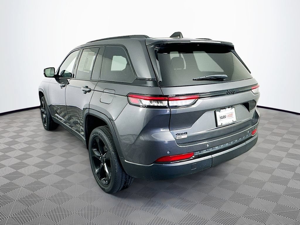 Certified 2023 Jeep Grand Cherokee Altitude AWD/4WD image 8
